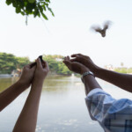 第1月 ダグー月(3月から4月頃)
新年の日は善行を積む慣しがあり、鳥を放ち、魚を放流する人が多い。
ヤンゴン